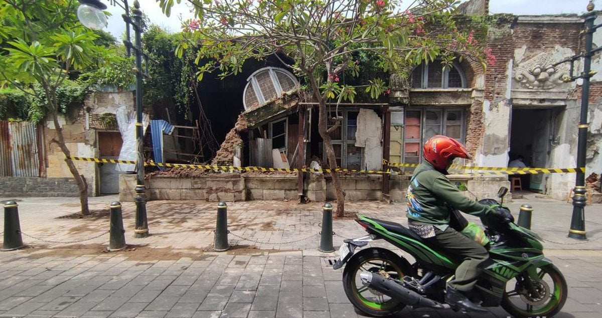 Gedung Cagar Budaya Butterworth Ambruk di Kota Lama Semarang, Pemilik Bangunan Sulit Ditemukan
