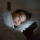 Bahaya Penggunaan Gadget Sebelum Tidur bagi Anak dan Remaja