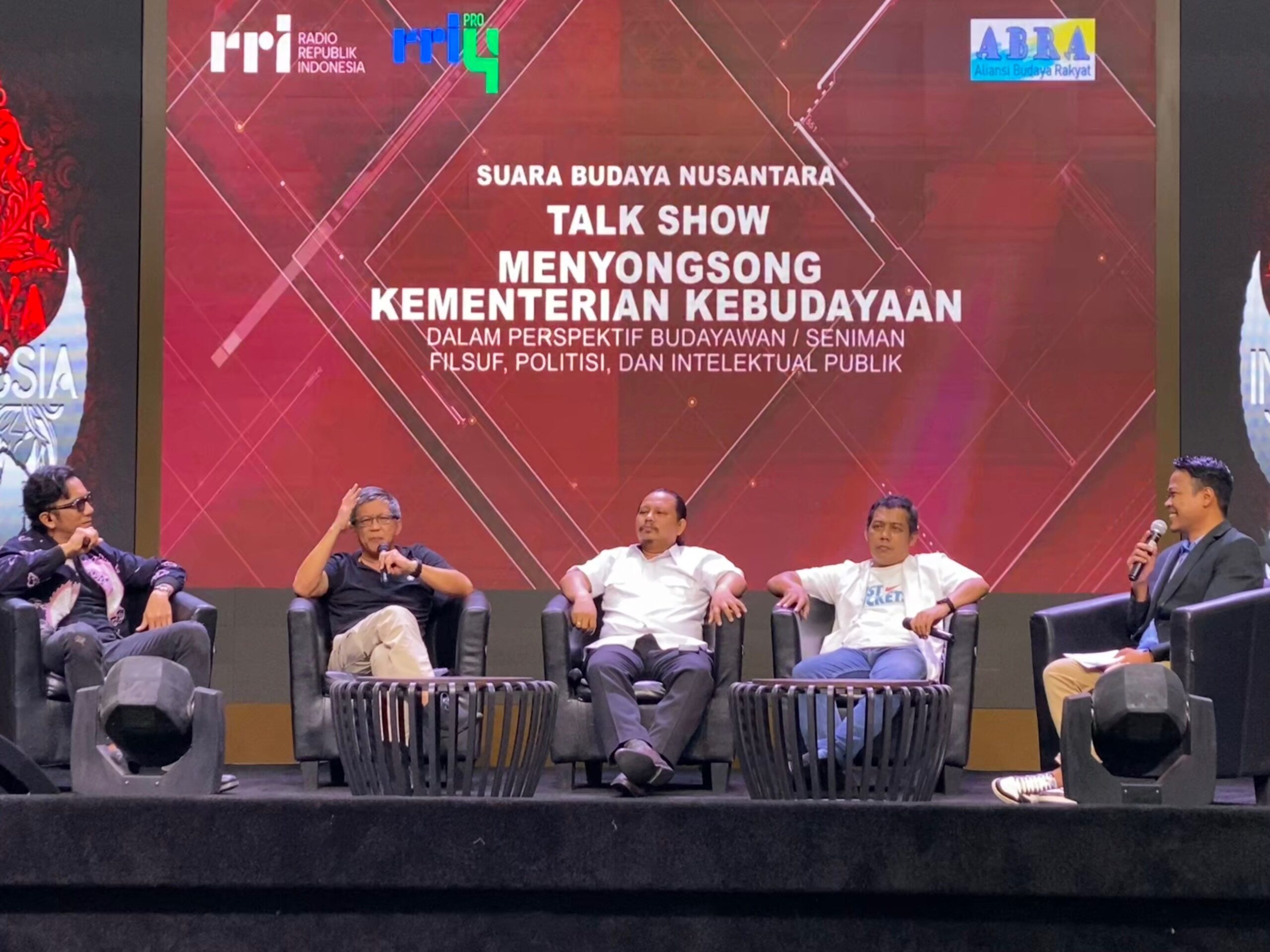 Gagasan Pembentukan Kementerian Kebudayaan: Suara dari Berbagai Sudut