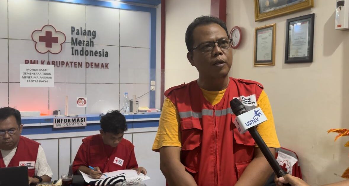 Banjir Semakin Meluas, PMI Kab Demak Buka Dapur Umum
