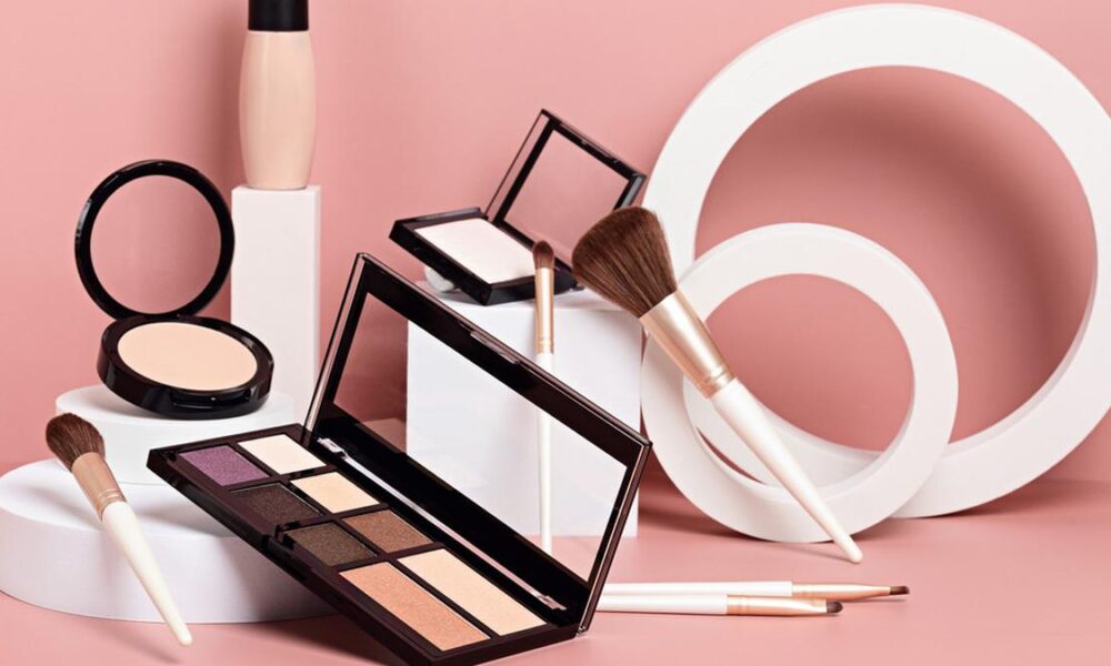 Tren Riasan Lebaran 2024: Gabungan Nuansa Earth Tone dan Merah Muda