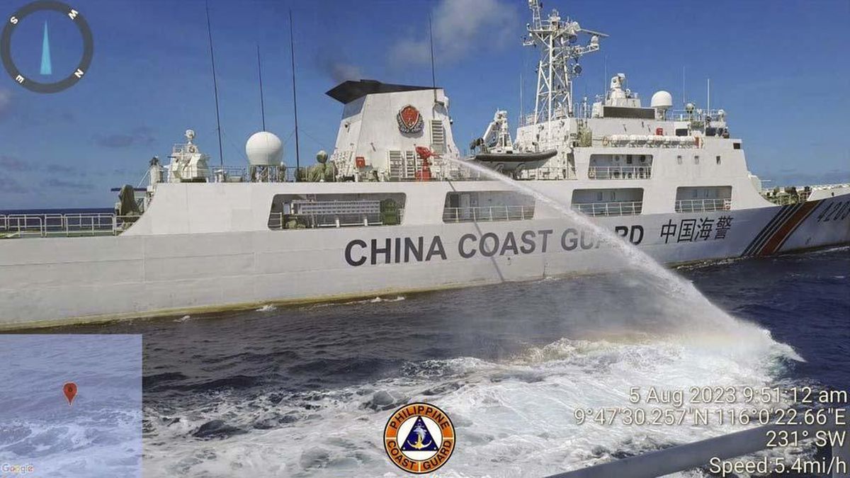 Tegangnya Hubungan Filipina-China di Laut China Selatan: Insiden di Scarborough Shoal