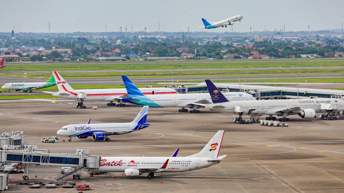 Polemik Rencana Pemungutan Iuran Pariwisata Melalui Tiket Pesawat: Siapa yang Menanggung Beban?