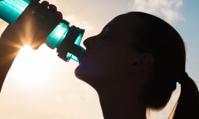 Manfaat dan Pertimbangan Minum Air Sebelum Tidur