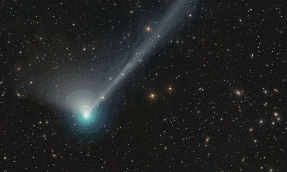 Mengapa Ekor Komet Selalu Menjauhi Matahari?