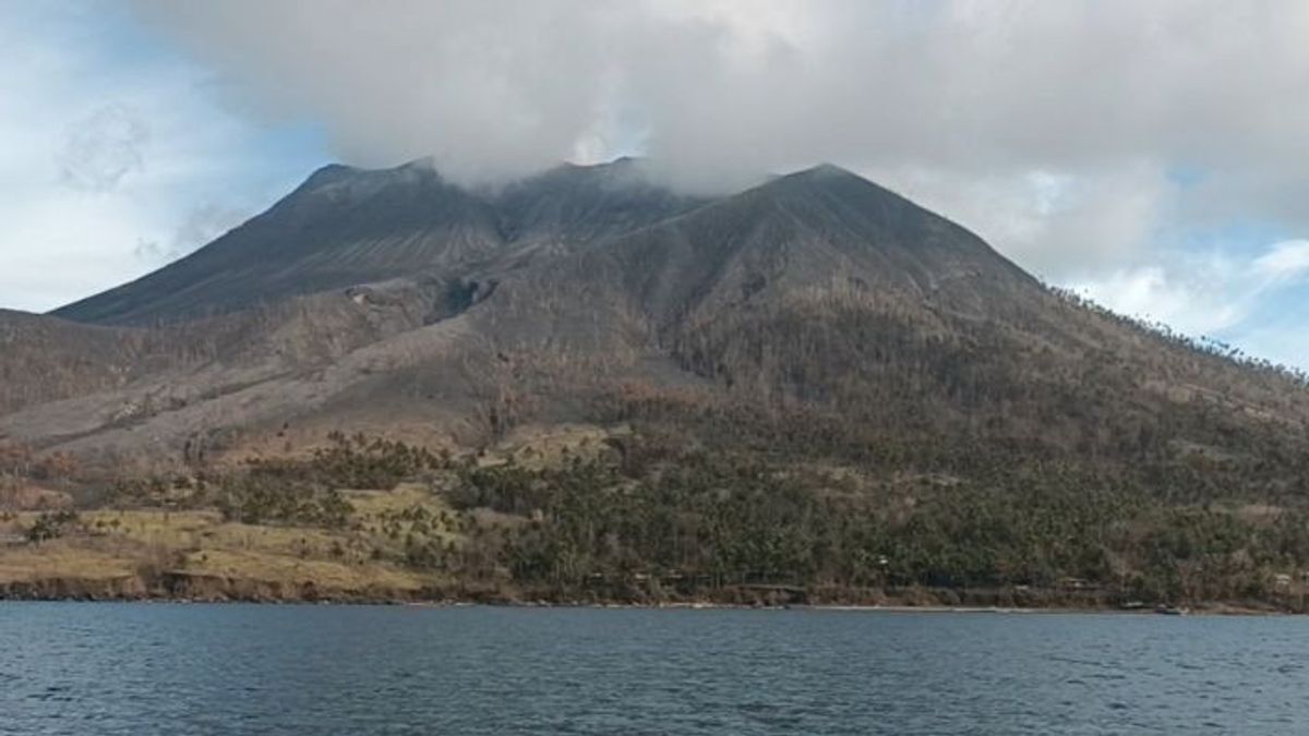 Gunung Ruang di Sulawesi Utara Memperlihatkan Tanda-tanda Aktivitas Vulkanik