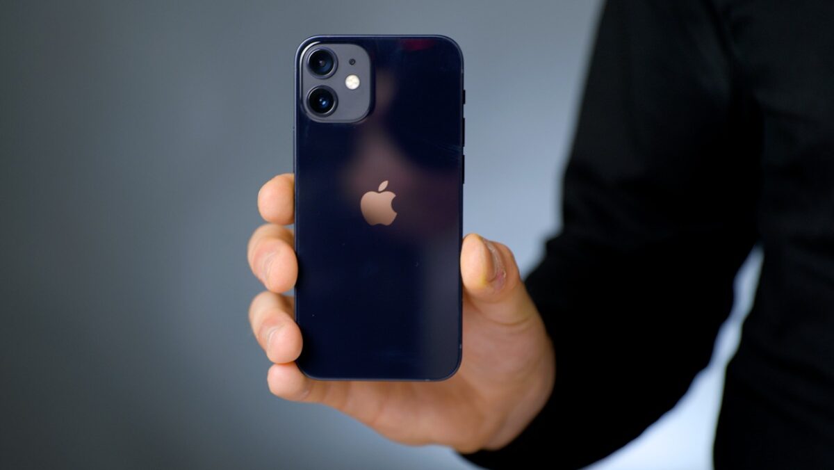 Jokowi Soroti Minimnya Supplier Perangkat Asal Indonesia untuk Apple