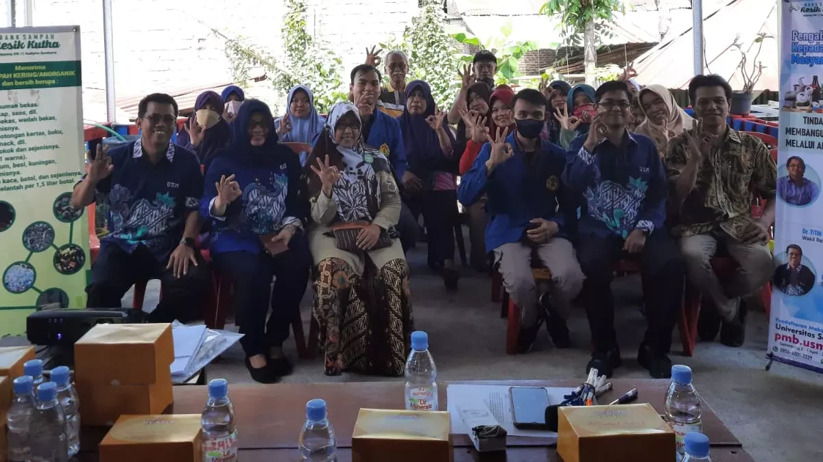 Peningkatan Kesadaran Lingkungan Melalui Aplikasi Tabungan Sampah: Inisiatif Universitas Semarang