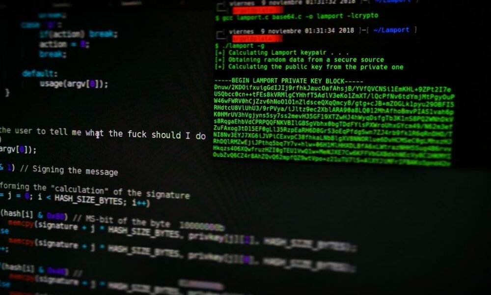 Presiden Jokowi Diminta Jelaskan Peretasan Sistem Pusat Data Nasional