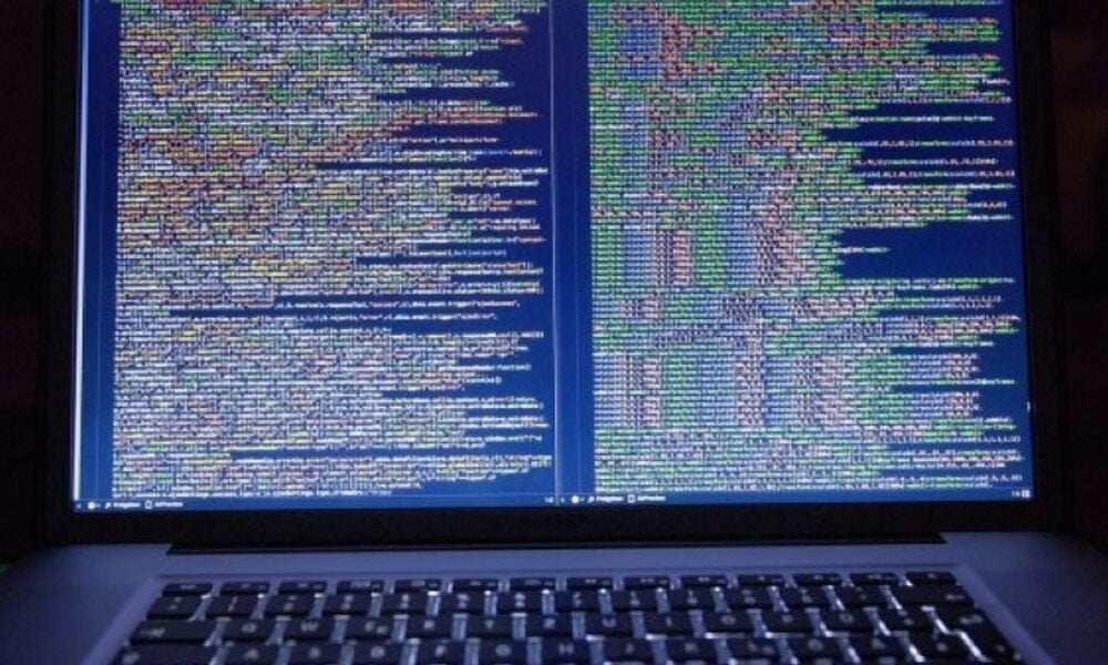 Langkah Efektif Menuntaskan Judi Online: Pandangan Pakar Cyber Security Alfons Tanujaya