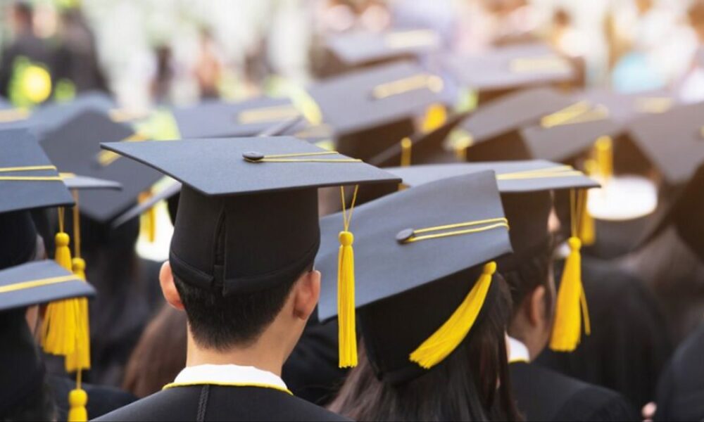 10 Beasiswa Internasional Populer untuk Pendidikan Tinggi: Persyaratan dan Waktu Pendaftaran