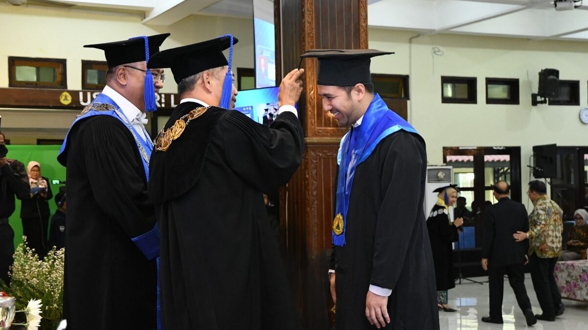 Presiden EAROPH International Emil Dardak Hadiri Wisuda ke-68 Universitas Semarang