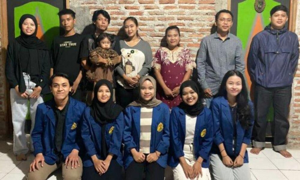 Mahasiswa Teknik Informatika USM Adakan Penyuluhan Menggunakan Media Sosial untuk Penghasilan Tambahan di Desa Kangkung Karang