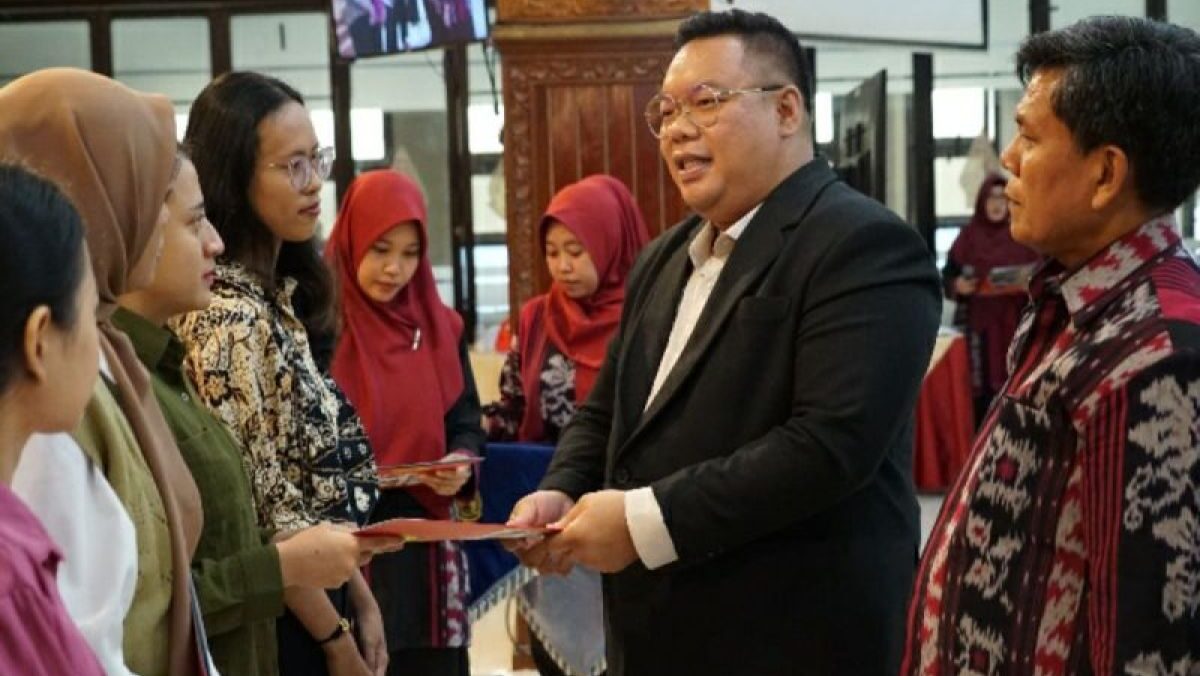 FH USM Adakan Penyerahan Apresiasi Alumni dan Beasiswa pada Dies Natalis Ke-37