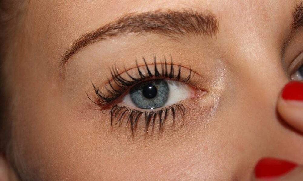 Kenapa Lem Bulu Mata yang Kadaluarsa Perlu Dihindari: Risiko dan Tips Aman