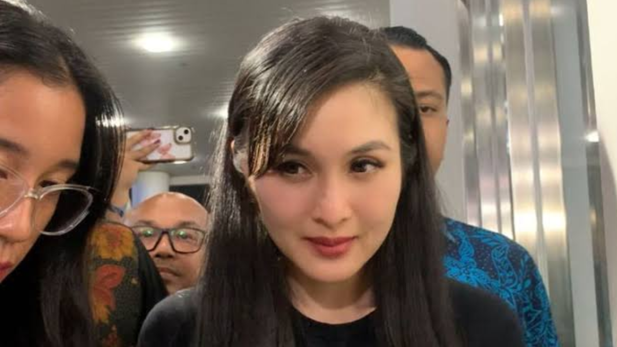 Kejaksaan Agung Sita 88 Tas Branded Sandra Dewi