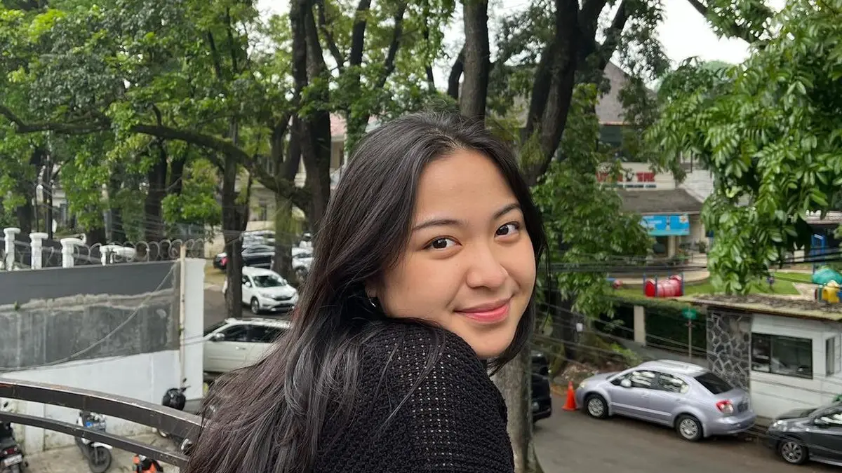 "Bernadya Pecahkan Dua Rekor Spotify,"