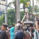 Mahasiswa Juga Jebol Pintu Gerbang Pancasila Gedung DPR RI