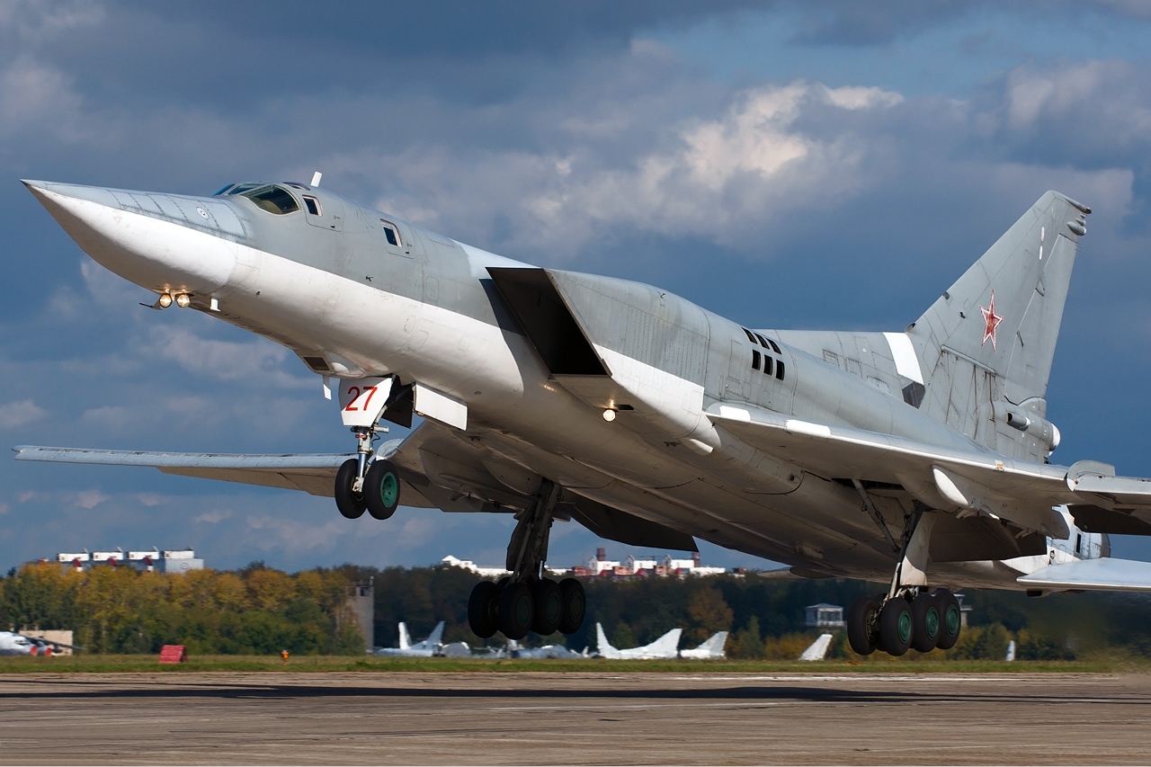 Pesawat Pengebom Nuklir Rusia Jatuh di Siberia, Satu Pilot Tewas