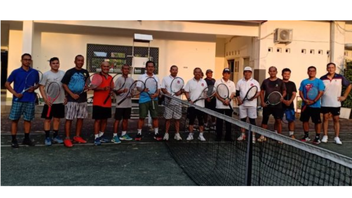 Pertandingan Persahabatan Tim Tenis USM dan PT PPSD Jalan Tol Semarang-Demak