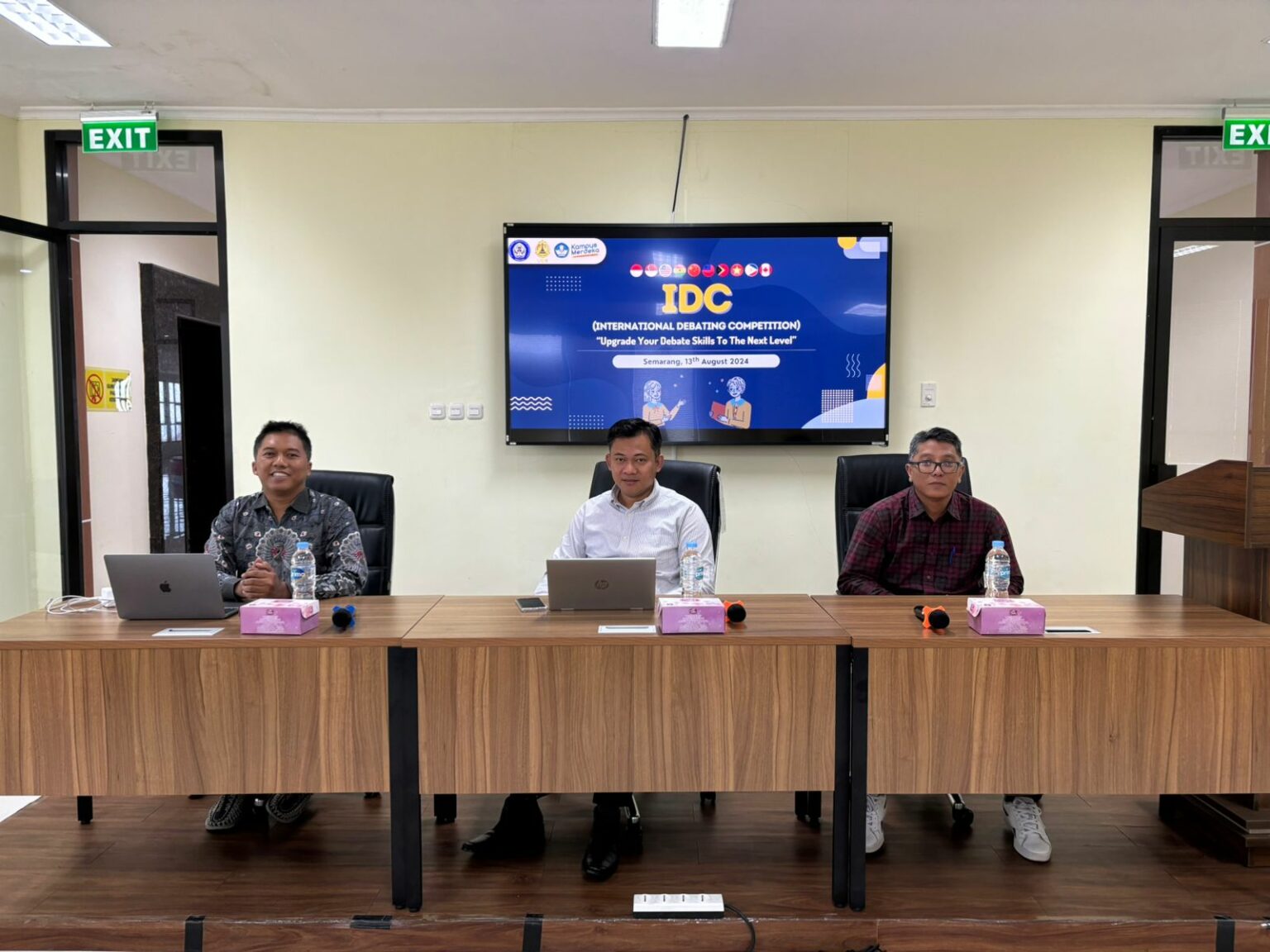 USM Gelar Kompetisi Esai Nasional 2024