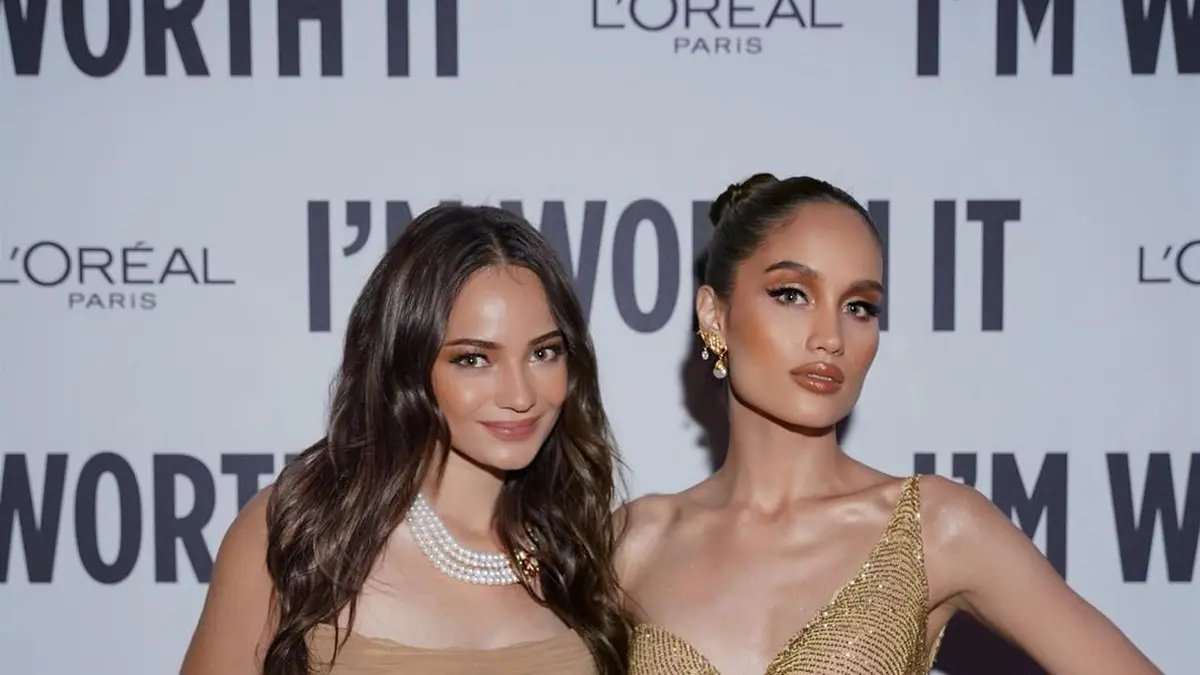 Enzy Storia dan Cinta Laura Tampil Memukau di Paris Fashion Week