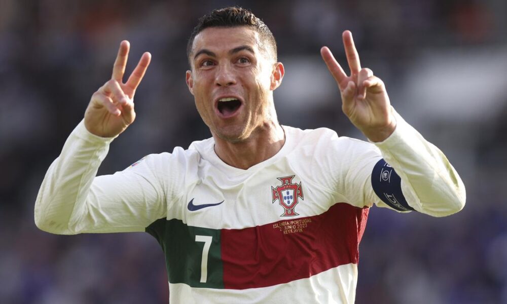 Cristiano Ronaldo Cetak Gol ke-900 dalam Kariernya