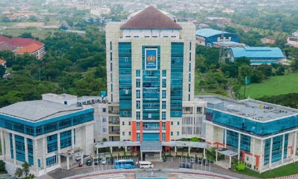 Edukasi Gizi dalam Rangka Hari Olahraga Nasional ke-41 di Unesa