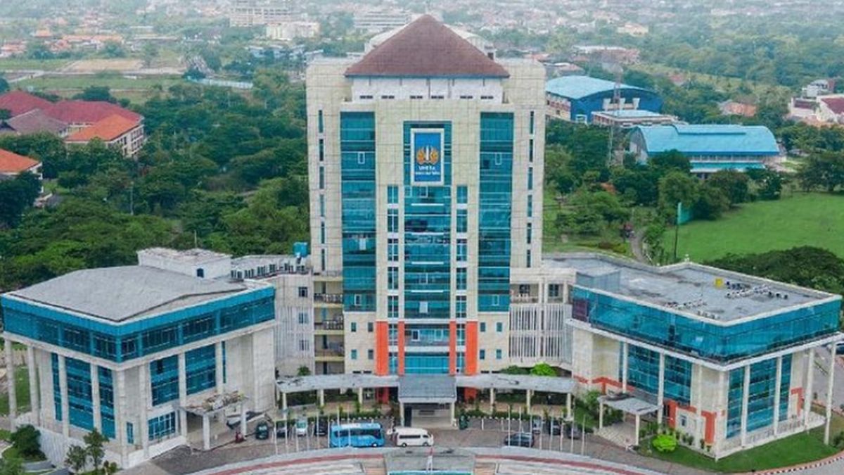Edukasi Gizi dalam Rangka Hari Olahraga Nasional ke-41 di Unesa