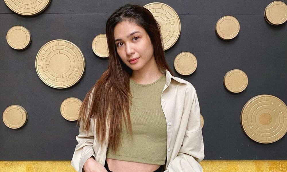 Perjuangan Mikha Tambayong dengan Masalah Kulit dan Rahasia Makeup Flawless