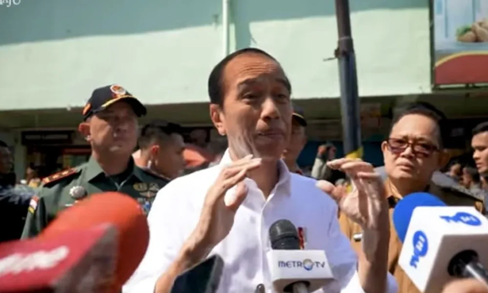 Jokowi Pamitan kepada Warga di Pasar Mawar, Pontianak