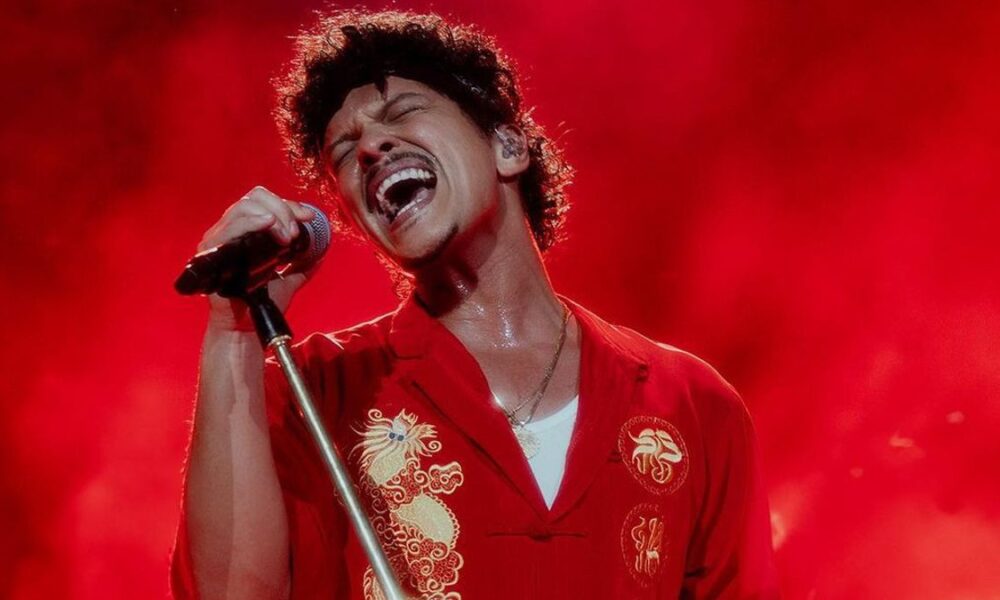 Bruno Mars dan Lady Gaga Kolaborasi dalam Lagu Viral "Die With A Smile"