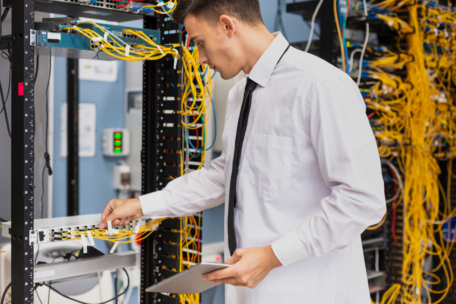 Indonesia Berpeluang Jadi Pusat Data Center Asia Pasifik, Ini Tantangannya!