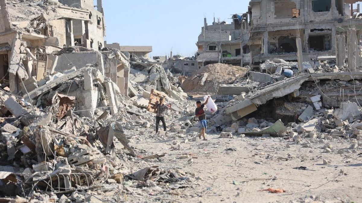 Tur Kontroversial Pemukim Israel Saksikan Kehancuran Gaza