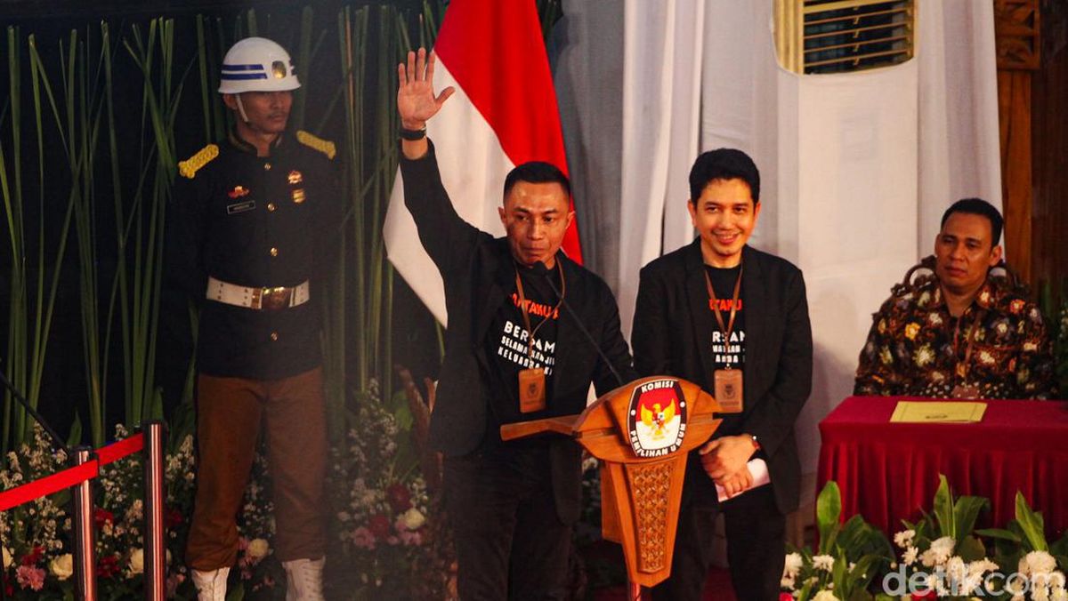 Dharma Pongrekun Kenakan Baju Hitam “Jakarta Aman” dalam Pengundian Nomor Urut