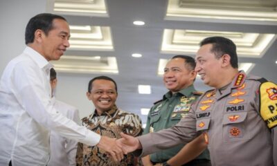 Kapolri Kalungi Jokowi Medali Kehormatan Loka Praja Samrakshana