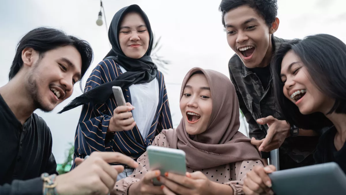 Keberagaman adalah suatu kondisi masyarakat yang memiliki berbagai macam perbedaan, seperti suku, ras, agama, dan keyakinan