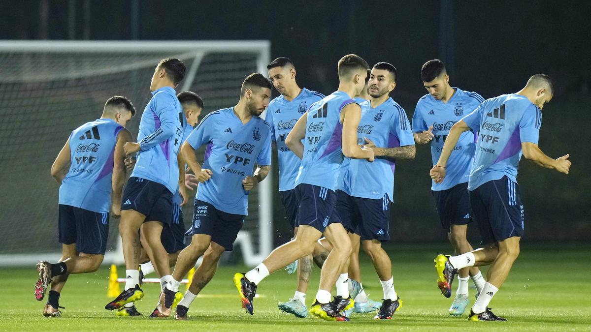 Timnas Argentina Berlatih di Tengah Ancaman Badai Milton