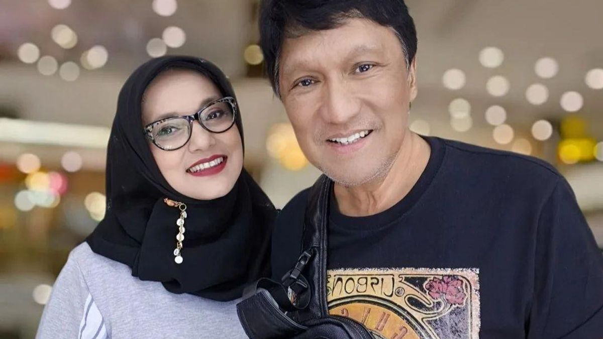 Ikang Fawzi Tetap Tampil di Panggung Meski Berduka atas Kepergian Marissa Haque