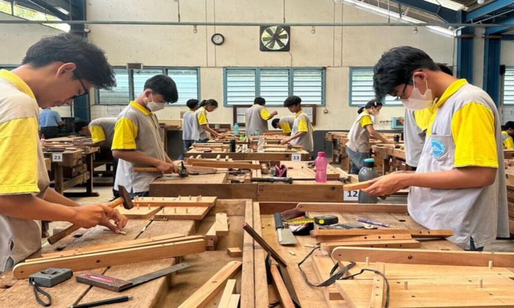 SMK PIKA Semarang Sukses di Industri Furnitur
