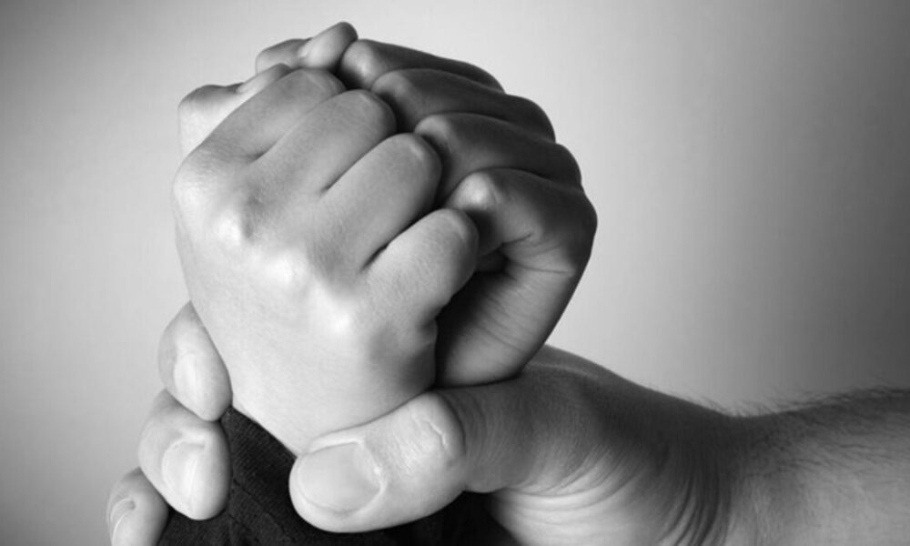 Sakit Hati, Orang Tua Aniaya Bocah 5 Tahun Pakai Lidi-Ikat Pinggang