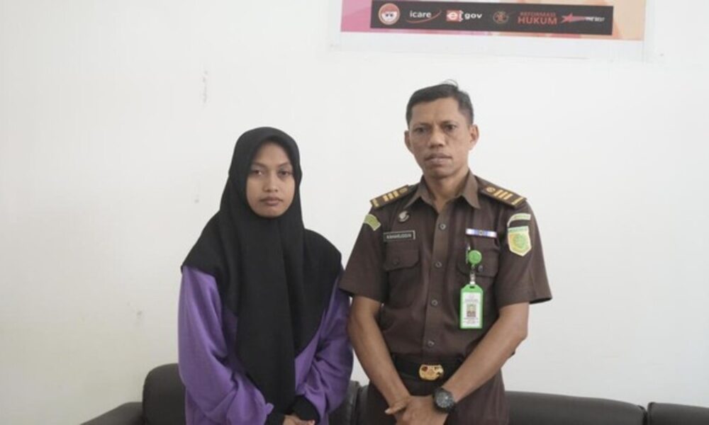 Polisi Kawal Ketat Sidang Perdana Guru Honorer Konawe Selatan