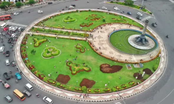 Rekomendasi tempat ngabuburit di Semarang berburu takjil.