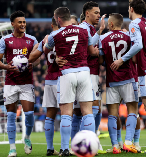 foto aston fila yang sedang berselebrasi