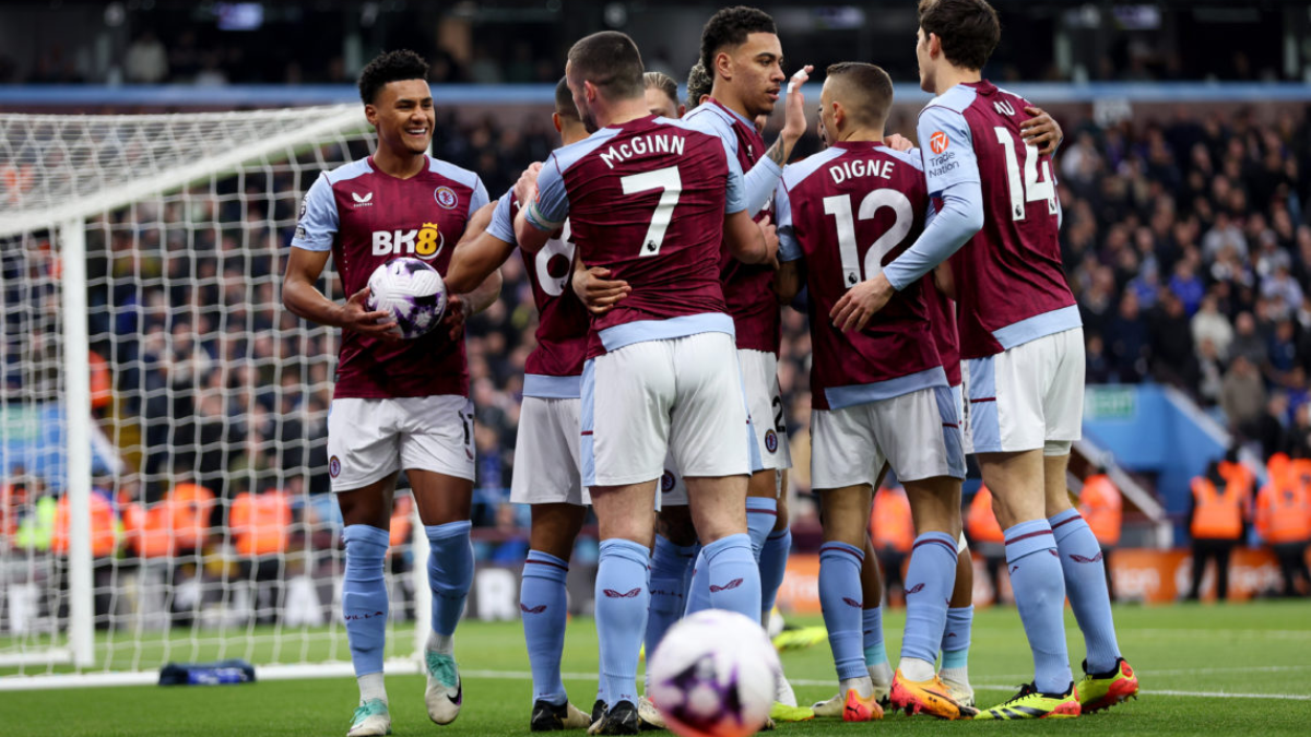 foto aston fila yang sedang berselebrasi