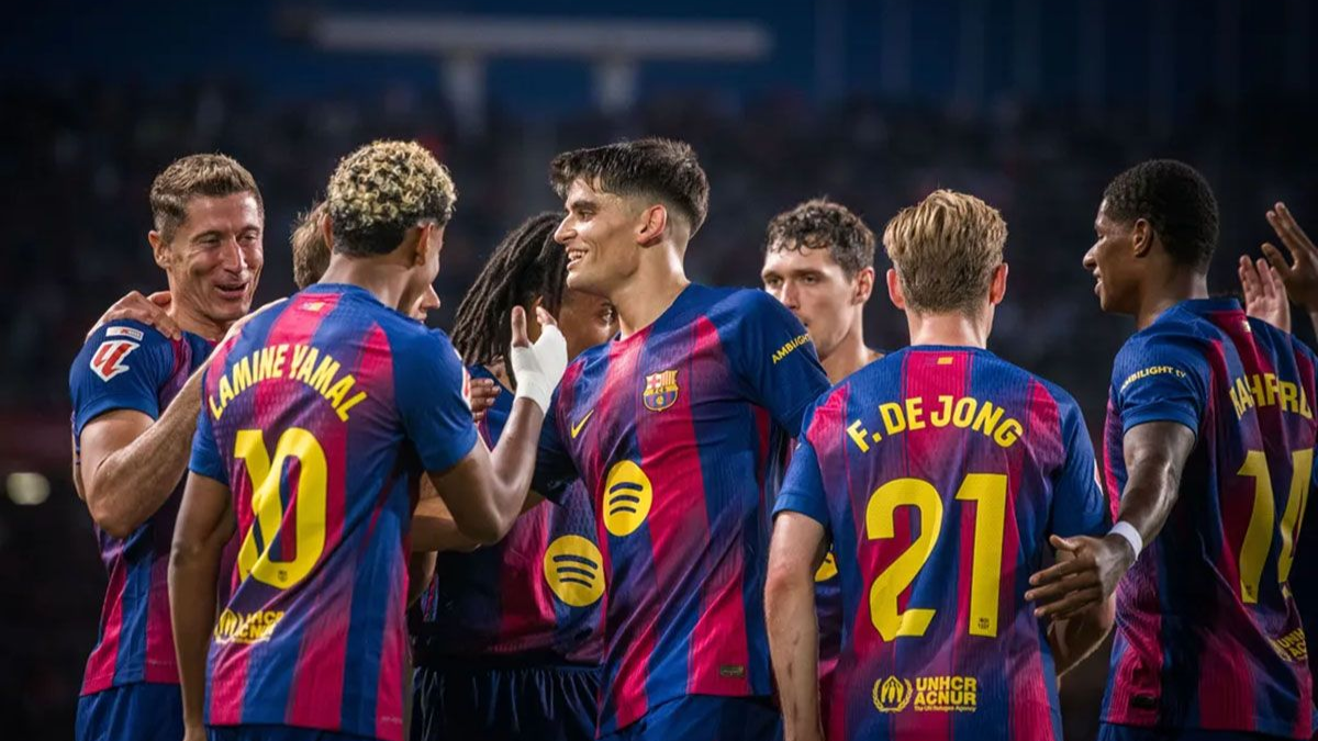 foto barca yang sedang selebrasi