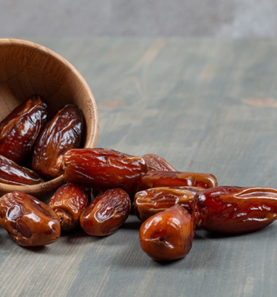 foto kurma yang sudah maang siap u ntuk di nikmati