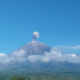 gambar gunung semeru yang sedang erupsi
