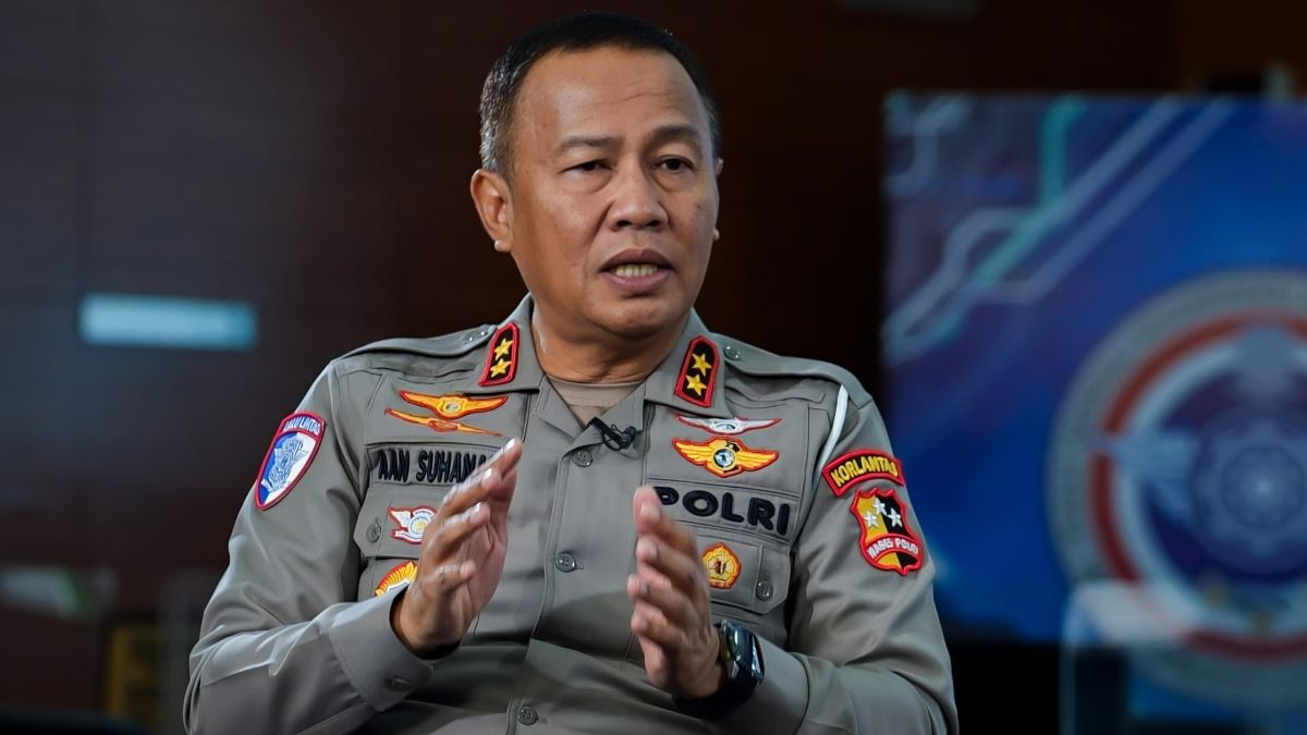 kokarlantas mengimbai pemudik