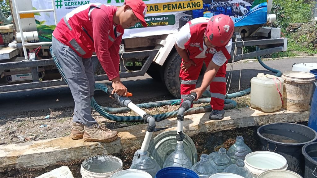Distribusi air bersih Jateng
